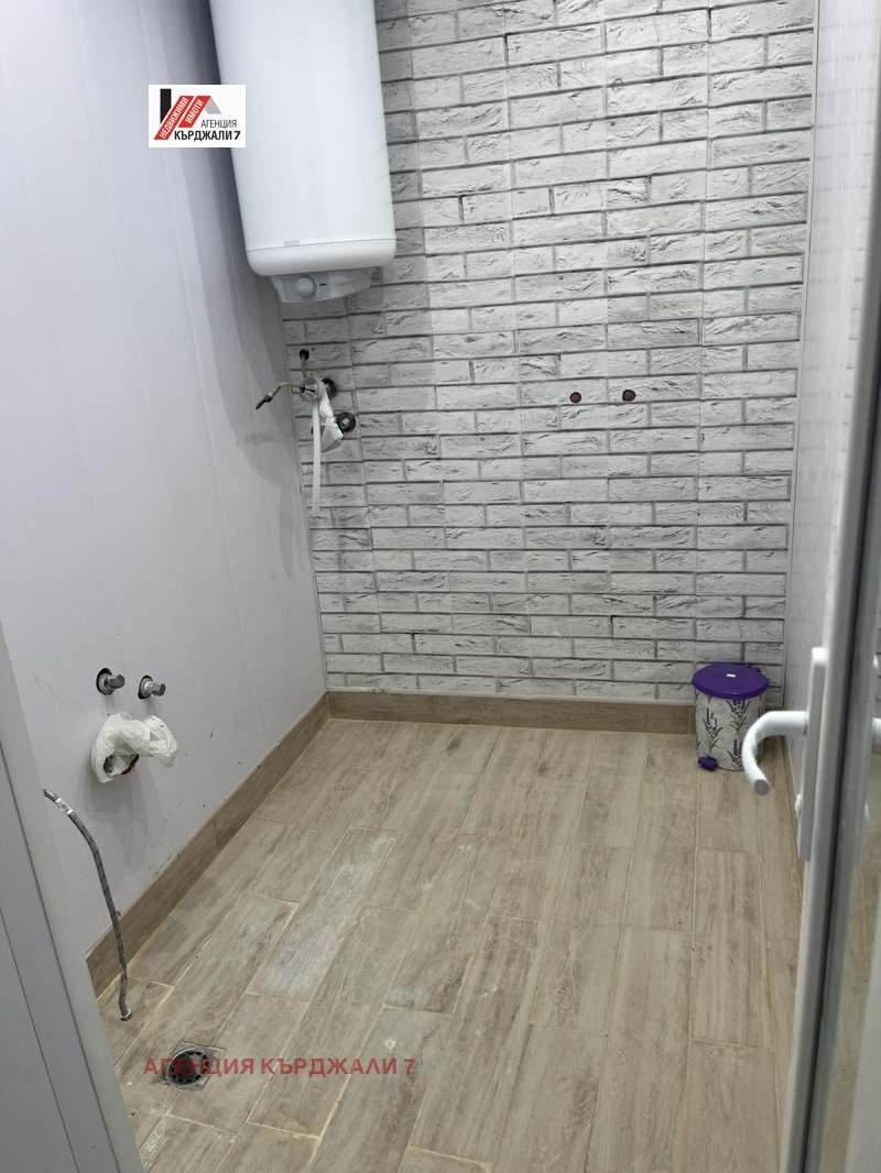 Продава 2-СТАЕН, гр. Кърджали, Възрожденци, снимка 4 - Апартаменти - 53474321