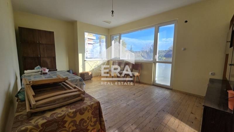 Продава МНОГОСТАЕН, гр. Велико Търново, Център, снимка 2 - Апартаменти - 52221903