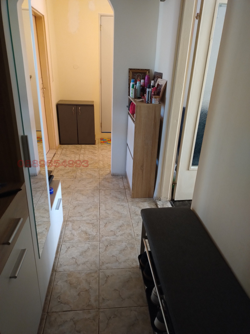 Продава  3-стаен град Плевен , Дружба 3 , 85 кв.м | 38030308 - изображение [2]