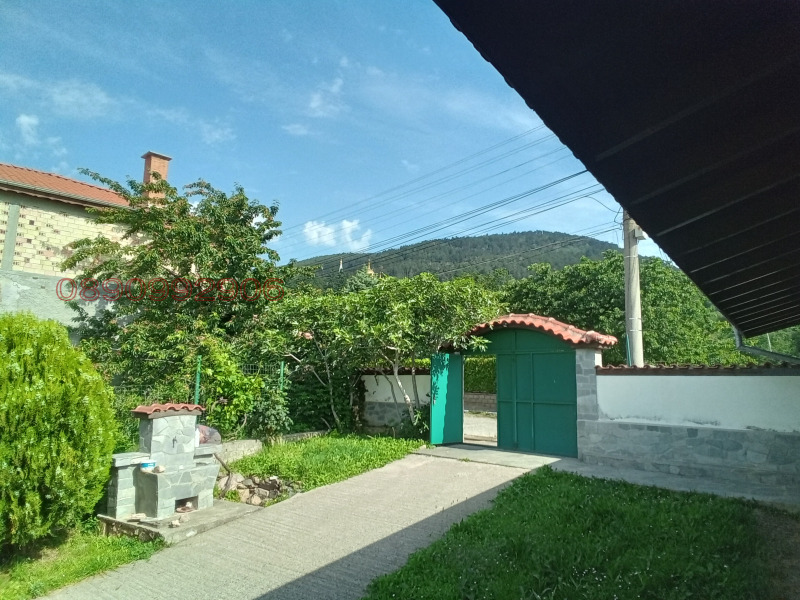 Продава КЪЩА, гр. Шипка, област Стара Загора, снимка 5 - Къщи - 53030881