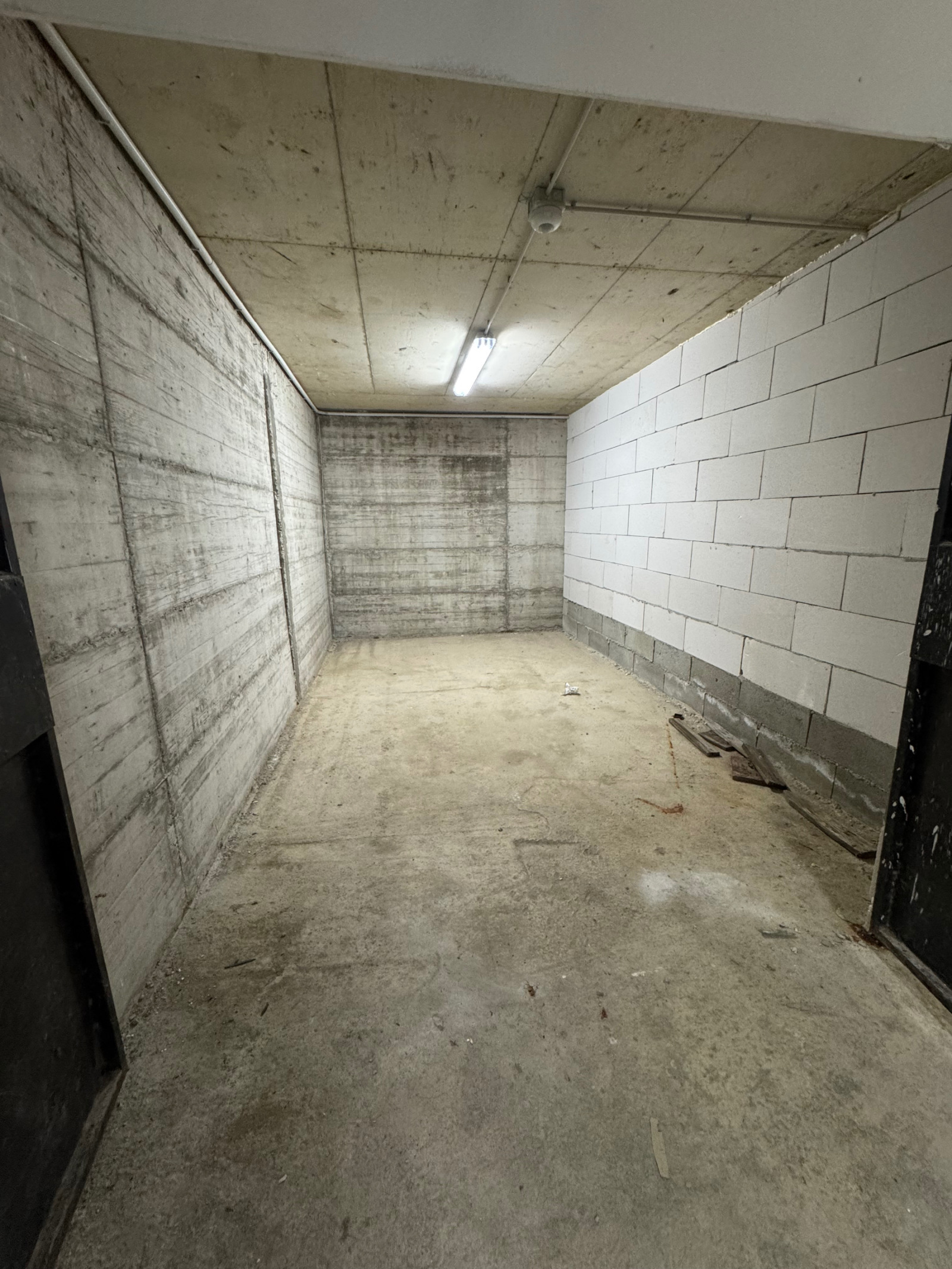 Продава ГАРАЖ, ПАРКОМЯСТО, гр. Пловдив, Кючук Париж, снимка 2 - Гаражи и паркоместа - 53922614