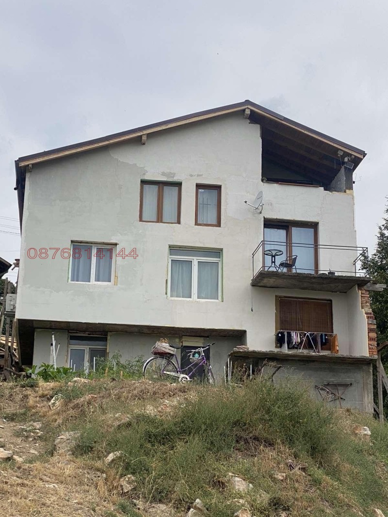 Продава КЪЩА, с. Градец, област София област