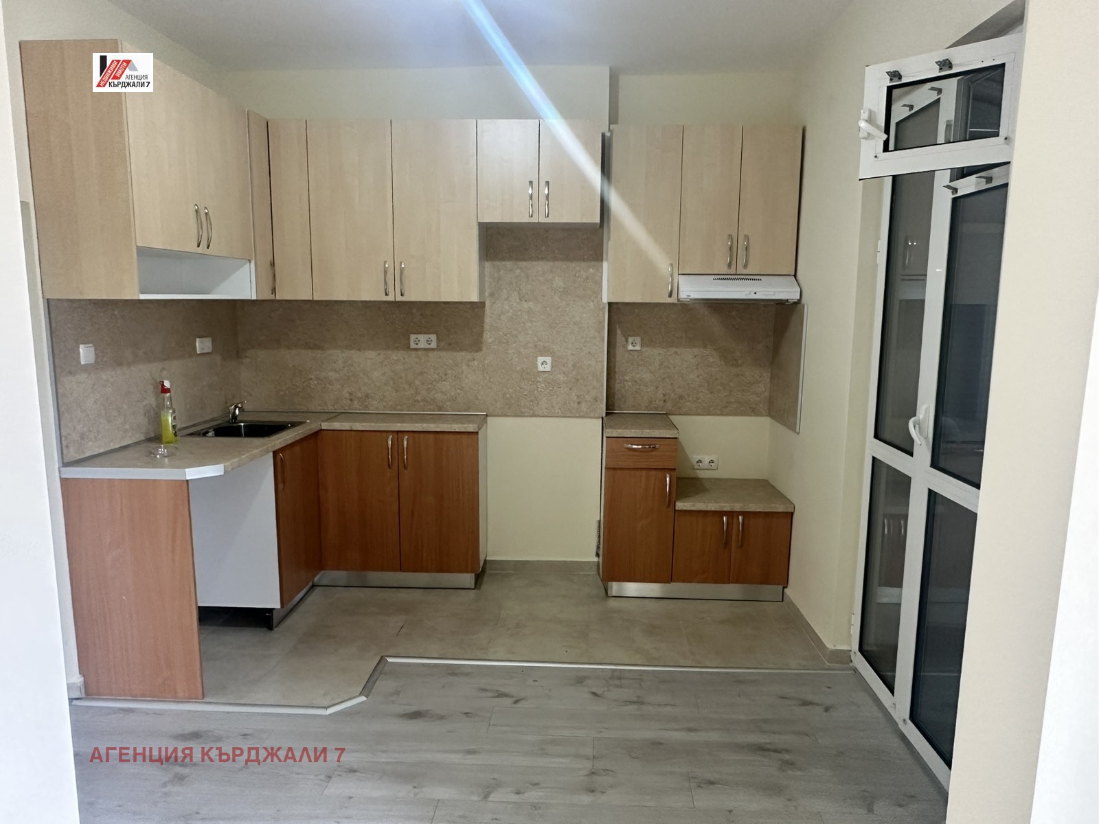 Продава 2-СТАЕН, гр. Кърджали, Център, снимка 4 - Апартаменти - 54695612