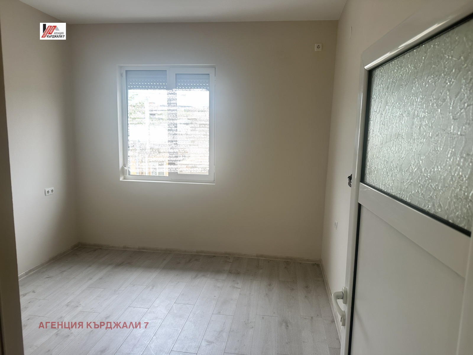 Продава 2-СТАЕН, гр. Кърджали, Център, снимка 10 - Апартаменти - 54695612