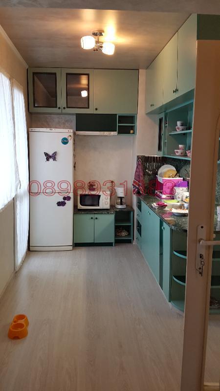 Продава МНОГОСТАЕН, гр. Шумен, 5-ти полк, снимка 4 - Апартаменти - 52781423