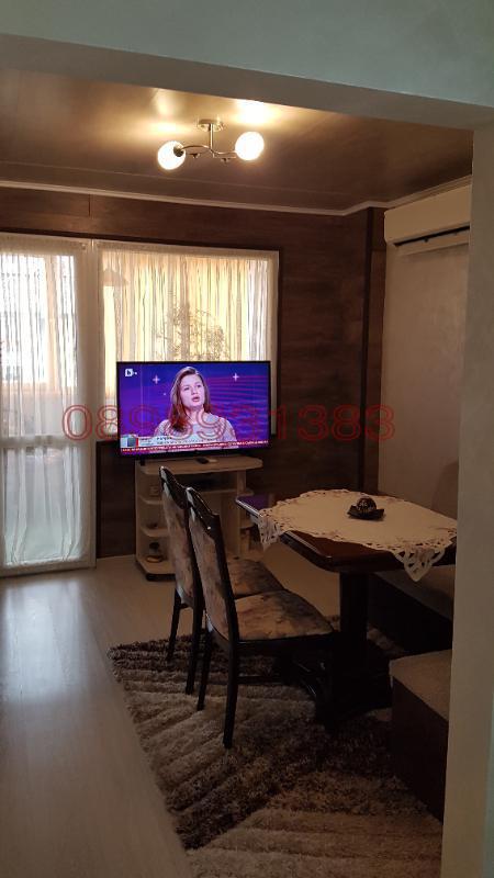 Продава МНОГОСТАЕН, гр. Шумен, 5-ти полк, снимка 3 - Апартаменти - 52781423