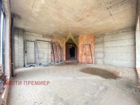 1 chambre Kolhozen pazar, Varna 1