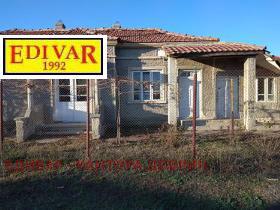 Продажба на имоти в с. Равнец, област Добрич - изображение 1 