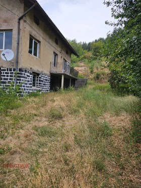 House Kladnitsa, region Pernik 2