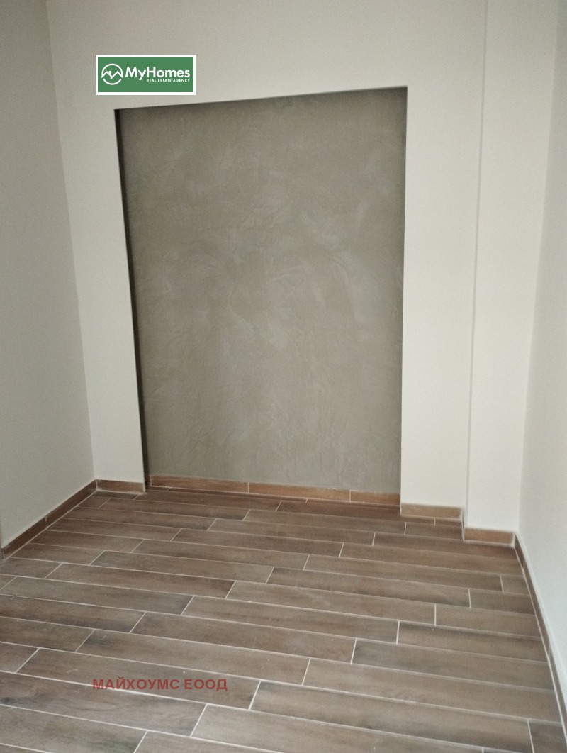 Продава 3-СТАЕН, Извън страната, област Извън страната