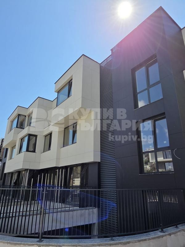 Продава 3-СТАЕН, гр. Варна, Бриз