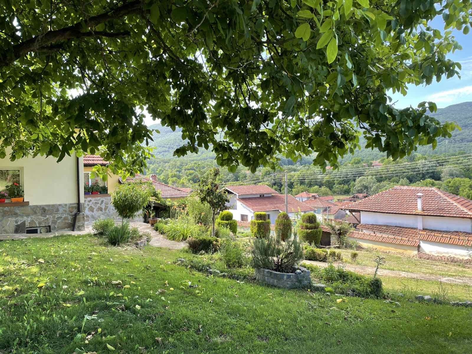 Продава КЪЩА, с. Голец, област Ловеч