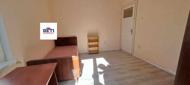 Дава под наем СТАЯ, гр. София, Банишора, снимка 2 - Стаи под наем - 53884236