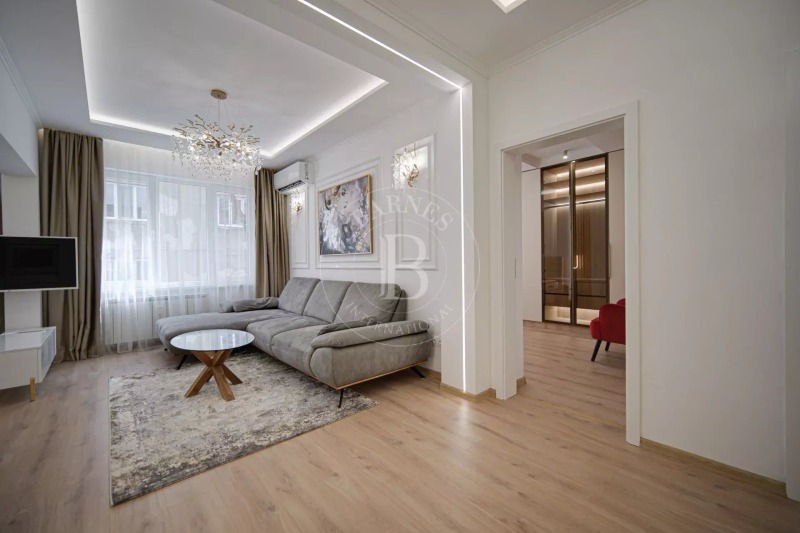Издаје се  3 спаваће собе Софија , Центар , 110 м2 | 33590407 - слика [4]