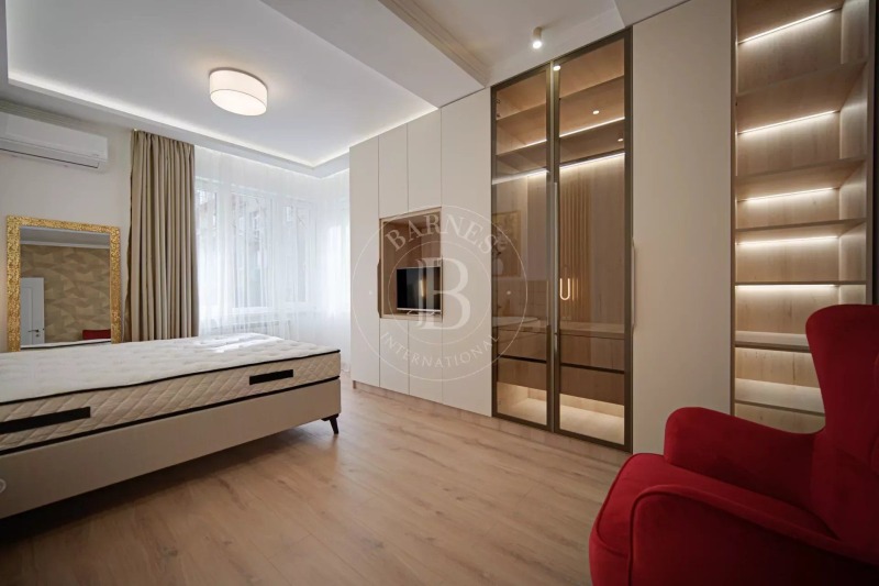 Издаје се  3 спаваће собе Софија , Центар , 110 м2 | 33590407 - слика [6]