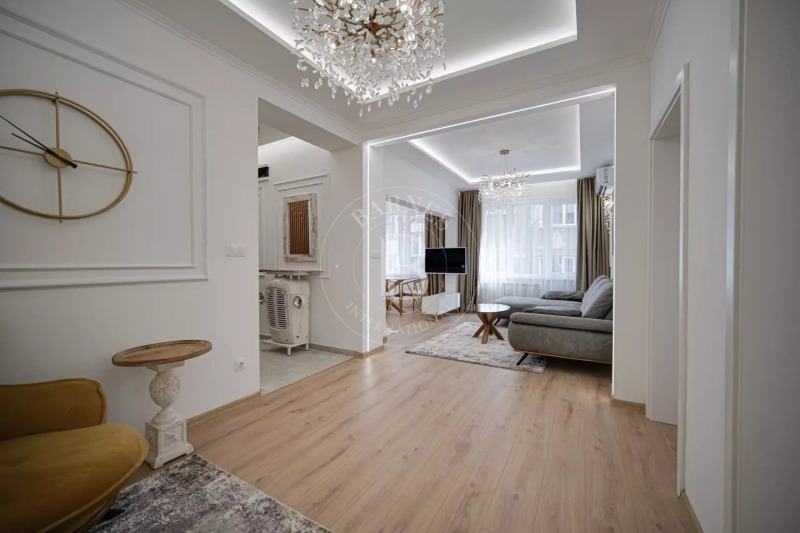 Издаје се  3 спаваће собе Софија , Центар , 110 м2 | 33590407 - слика [2]