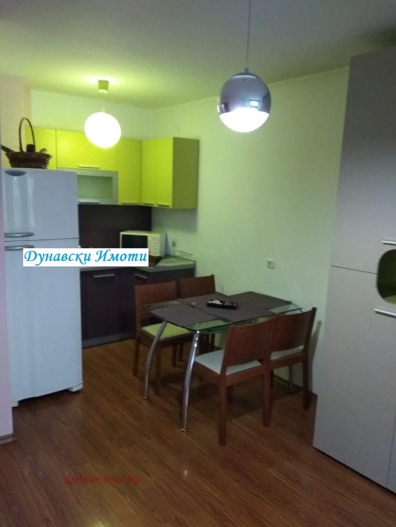 Da affittare  1 camera da letto Ruse , Tsentar , 55 mq | 38123387