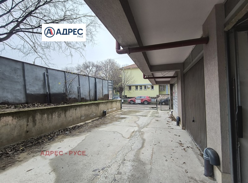 Дава под наем ГАРАЖ, ПАРКОМЯСТО, гр. Русе, Широк център, снимка 4 - Гаражи и паркоместа - 52654420