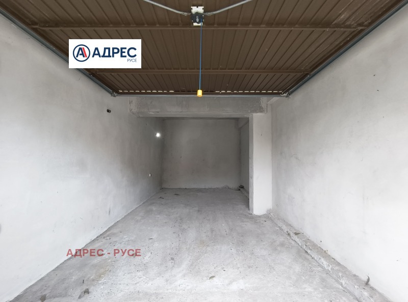 Дава под наем ГАРАЖ, ПАРКОМЯСТО, гр. Русе, Широк център, снимка 2 - Гаражи и паркоместа - 52654420