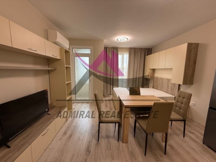 För uthyrning  Studio Varna , Vladislav Varnentjik 1 , 33 kvm | 50960351 - bild [2]