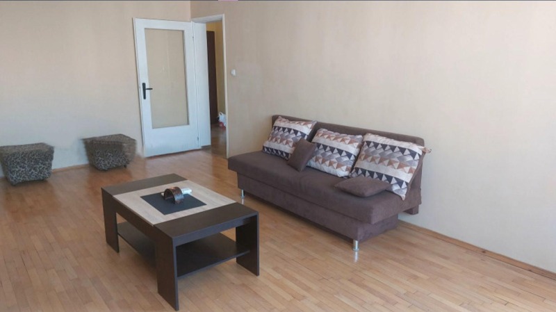 Para alugar  1 quarto Sofia , Sveta Troica , 65 m² | 68487277