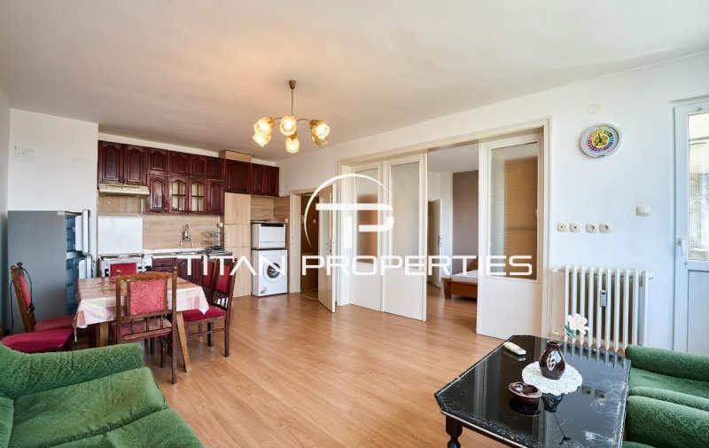 Дава под нем  3-стаен, град Пловдив, Кършияка •  350 EUR • ID 61678510 — holmes.bg - [1] 