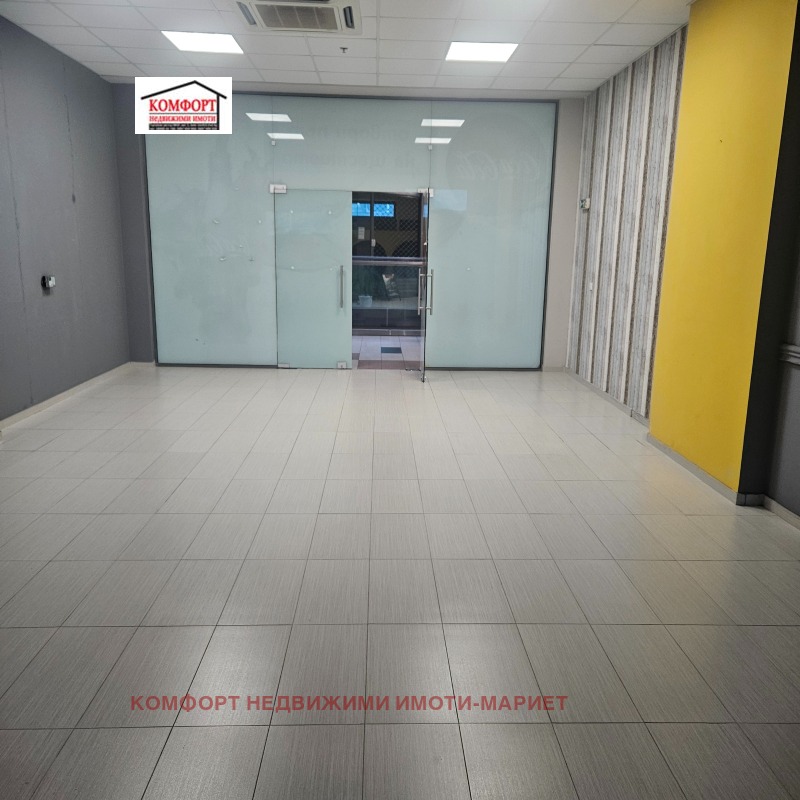 Дава под наем МАГАЗИН, гр. Плевен, Идеален център, снимка 2 - Магазини - 52799150