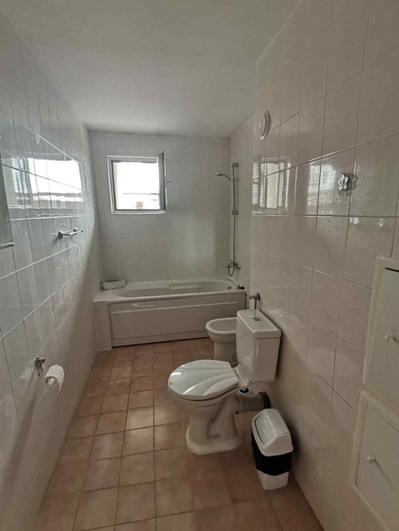 Издаје се  2 спаваће собе Пловдив , Центар , 130 м2 | 59451295 - слика [11]