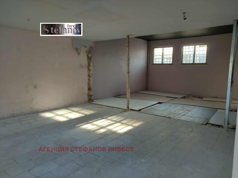 Дава под наем МАГАЗИН, гр. Варна, Автогара, снимка 3 - Магазини - 52612247