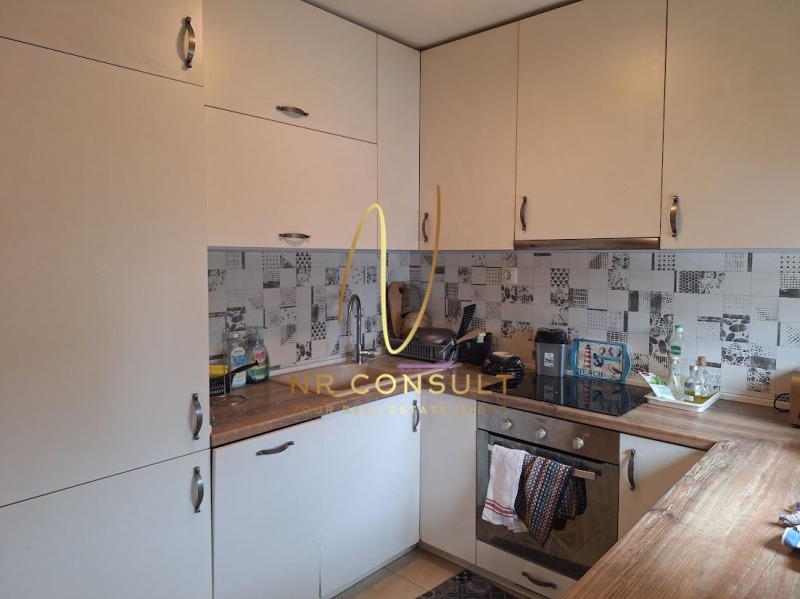 Zu vermieten  3 Schlafzimmer Sofia , Lagera , 200 qm | 11210727 - Bild [6]