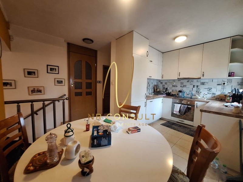 Zu vermieten  3 Schlafzimmer Sofia , Lagera , 200 qm | 11210727 - Bild [8]