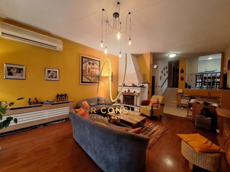 Zu vermieten  3 Schlafzimmer Sofia , Lagera , 200 qm | 11210727 - Bild [3]