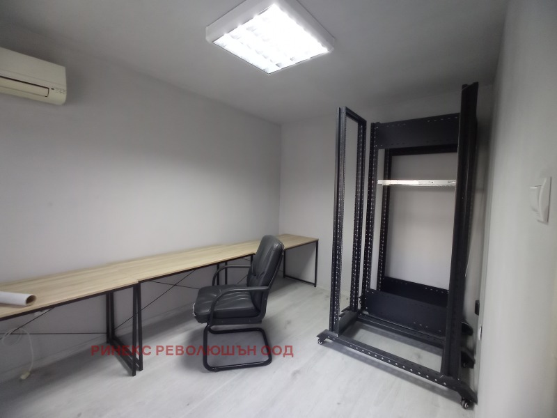 Da affittare  Ufficio Burgas , Vazragdane , 40 mq | 28695066