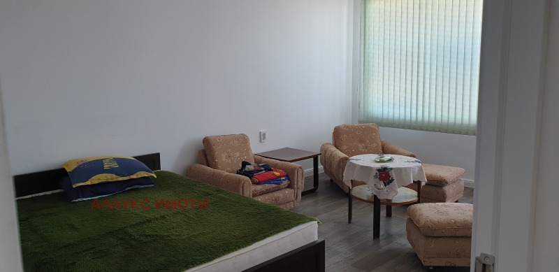 En renta  1 dormitorio Ruse , Shirok tsentar , 50 metros cuadrados | 85092547 - imagen [2]