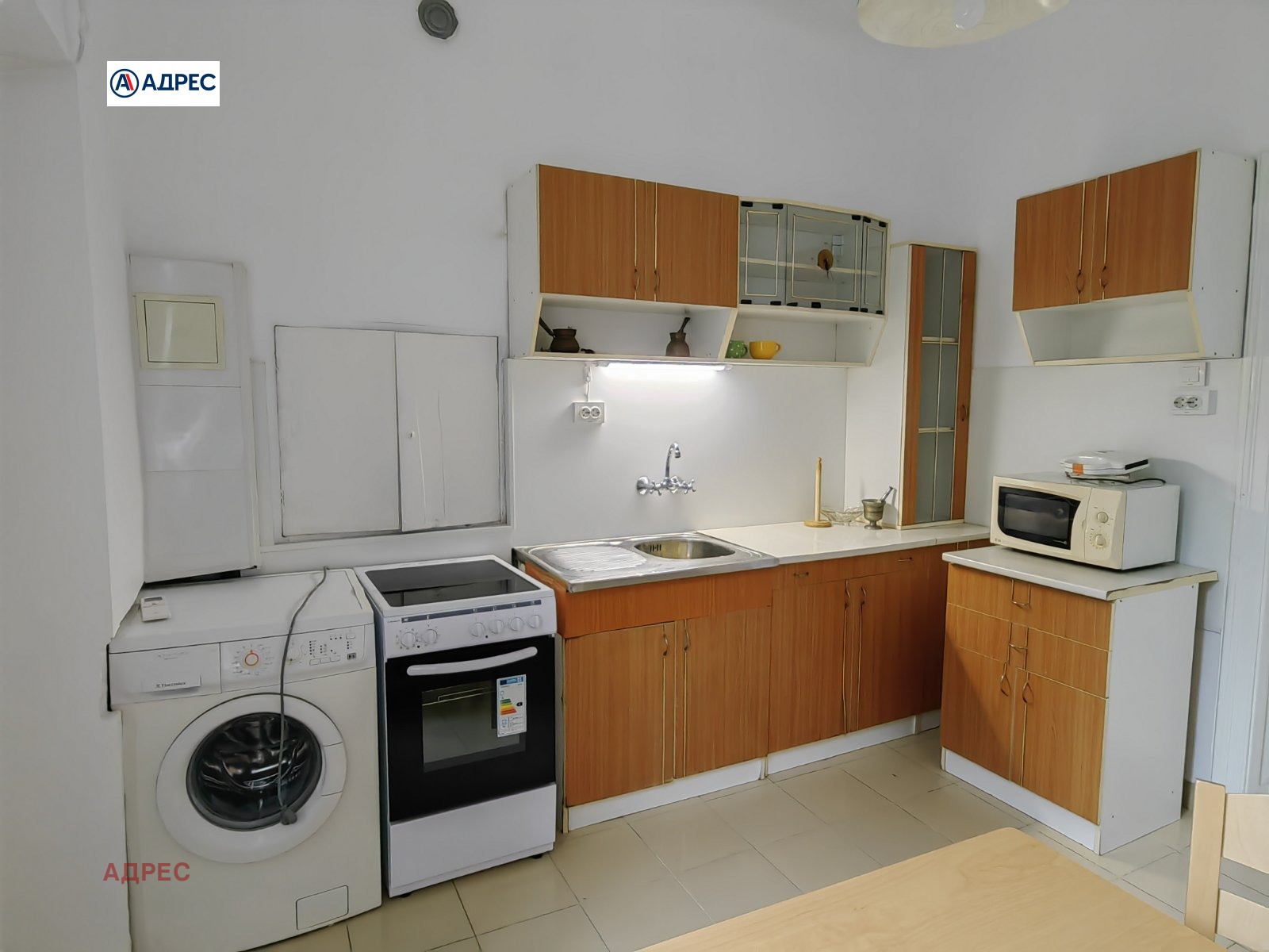 Дава под наем ЕТАЖ ОТ КЪЩА, гр. Варна, Център, снимка 5 - Етаж от къща - 53964048