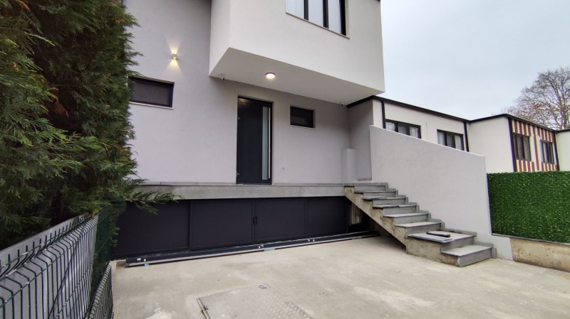 Дава под наем КЪЩА, гр. Варна, м-т Фичоза, снимка 2 - Къщи - 52883363