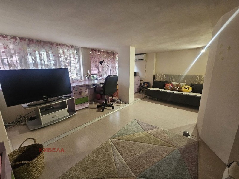 För uthyrning  Etagevåning Pernik , Centar , 89 kvm | 53421031 - bild [13]