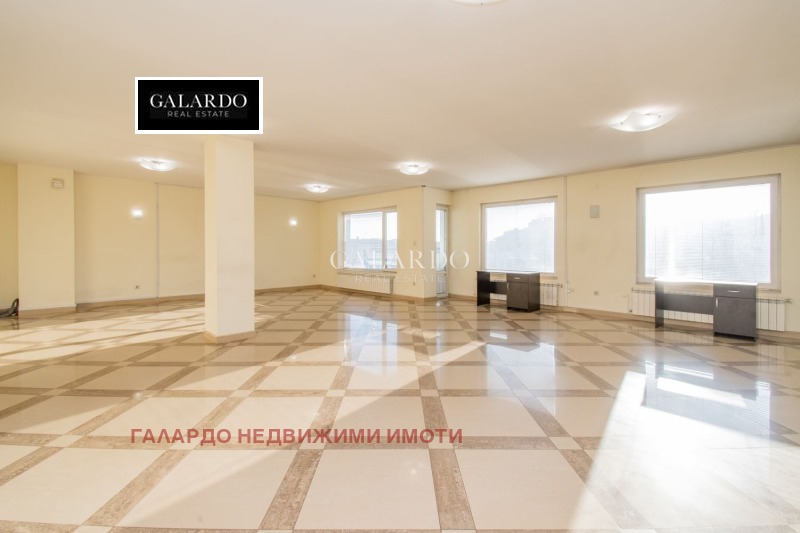 Дава под нем  Офис, град София, Център • 2 550 EUR • ID 98056981 — holmes.bg - [1] 