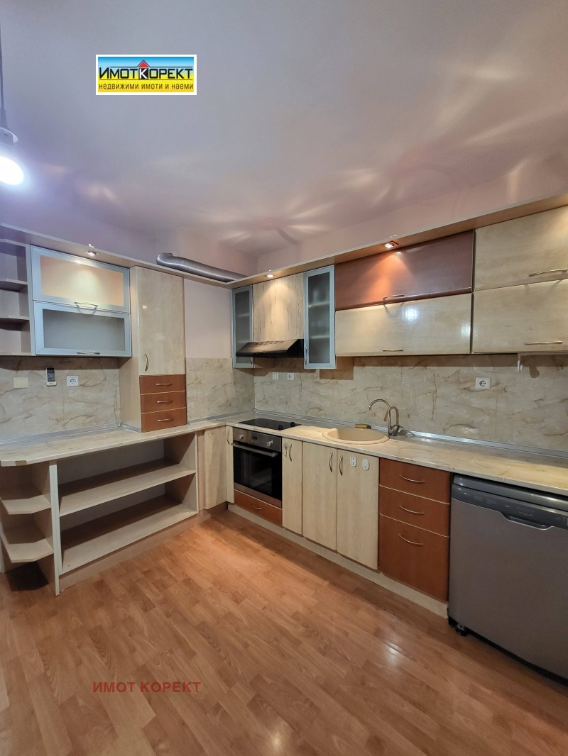 Дава под наем 3-СТАЕН, гр. Пазарджик, Център