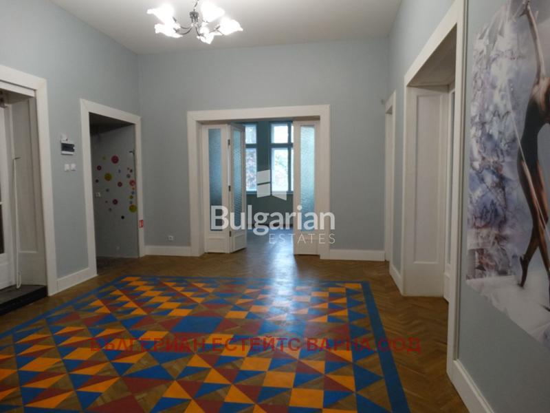 Te huur  3+ slaapkamer Varna , Gratska machala , 120 m² | 21371613 - afbeelding [2]