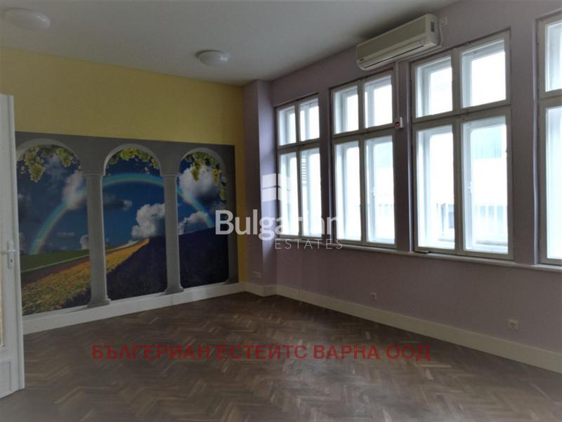 Te huur  3+ slaapkamer Varna , Gratska machala , 120 m² | 21371613 - afbeelding [15]