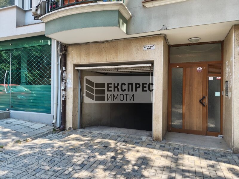 Дава под наем ГАРАЖ, ПАРКОМЯСТО, гр. Варна, Окръжна болница-Генерали