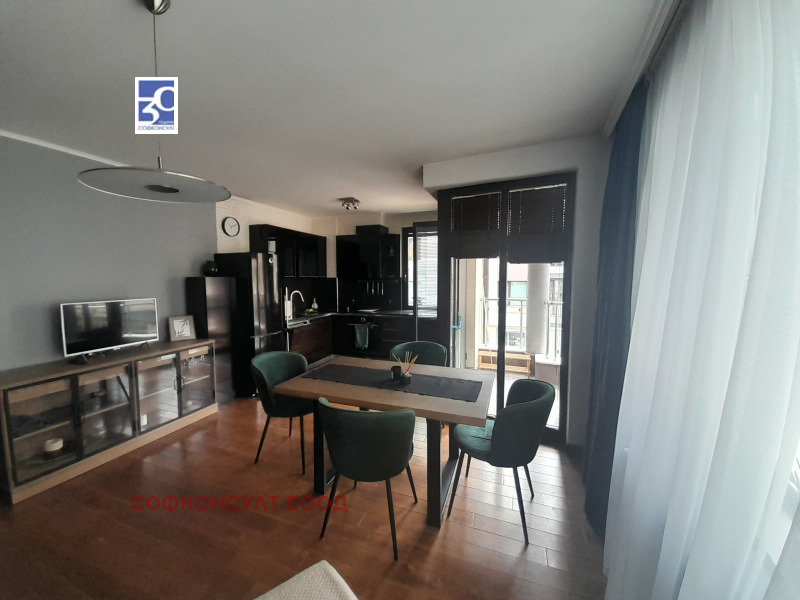 A louer  2 chambres Sofia , Vitocha , 101 m² | 90402826