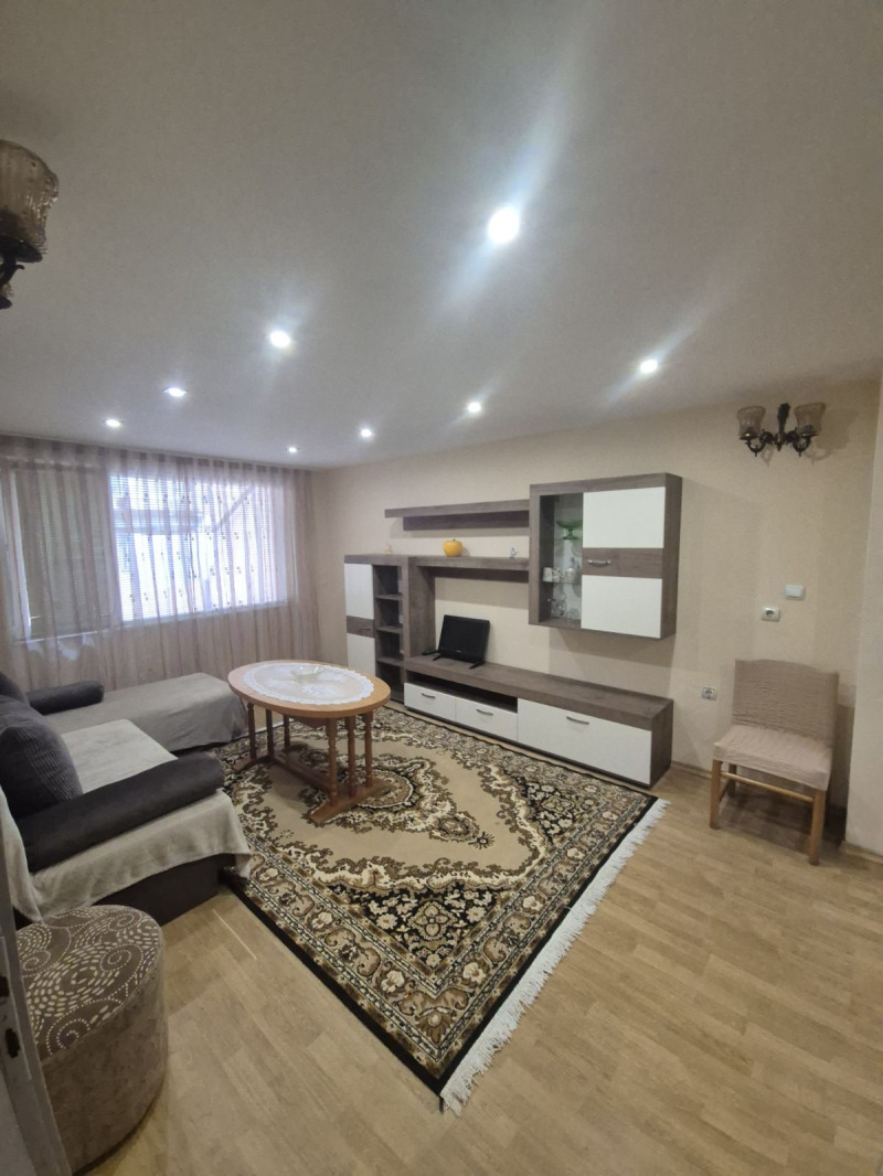 В аренду  2 спальни Пловдив , Център , 80 кв.м | 30490793