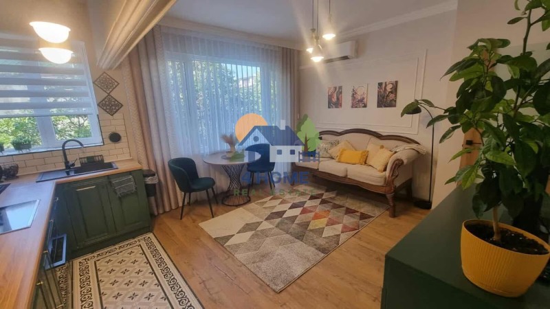 Da affittare  1 camera da letto Varna , Tsentar , 60 mq | 74066882