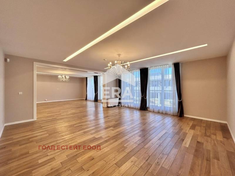 Para alugar  Mais de 3 quartos Sofia , Doktorski pametnik , 450 m² | 12766699