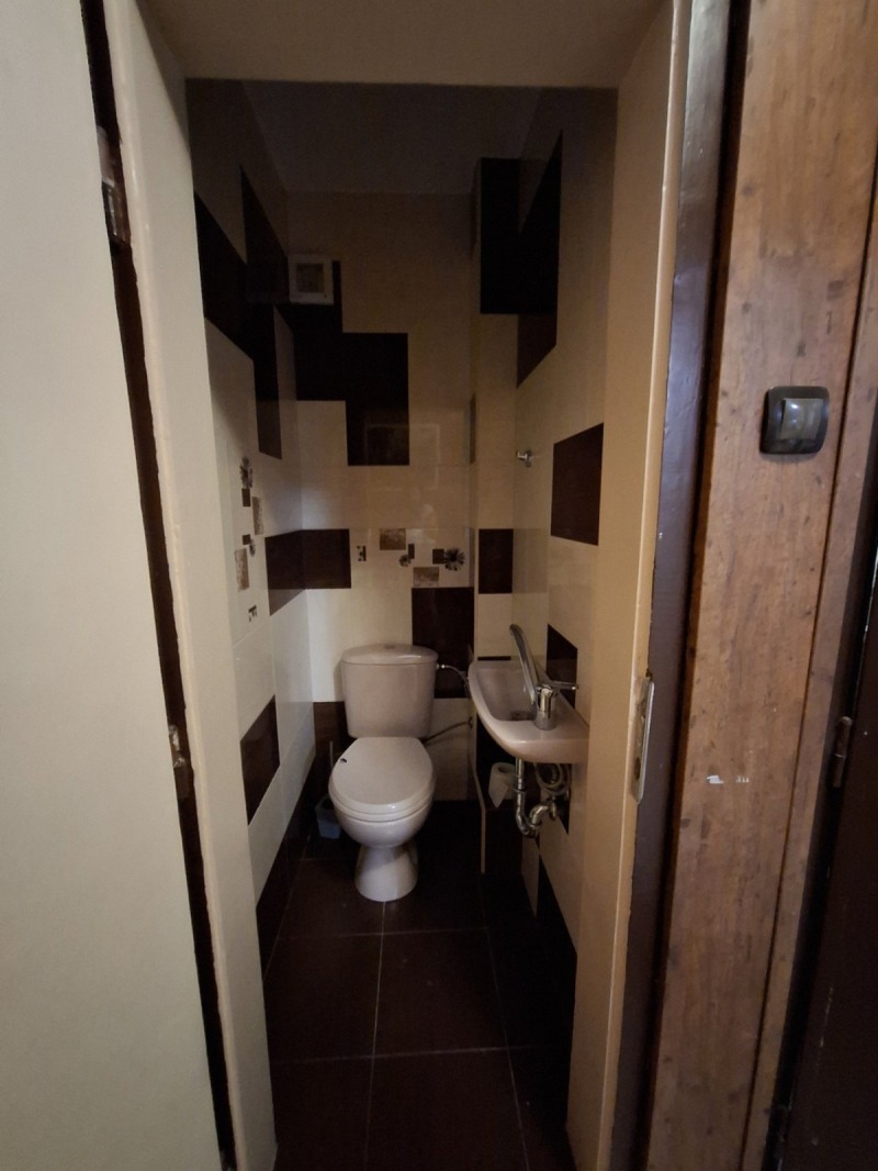 Дава под наем 3-СТАЕН, гр. София, Гео Милев, снимка 12 - Апартаменти - 52439430