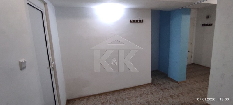 Дава под наем ОФИС, гр. Варна, Колхозен пазар, снимка 11 - Офиси - 53080095