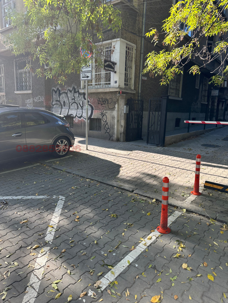 Дава под наем ГАРАЖ, ПАРКОМЯСТО, гр. София, Център, снимка 2 - Гаражи и паркоместа - 52882747