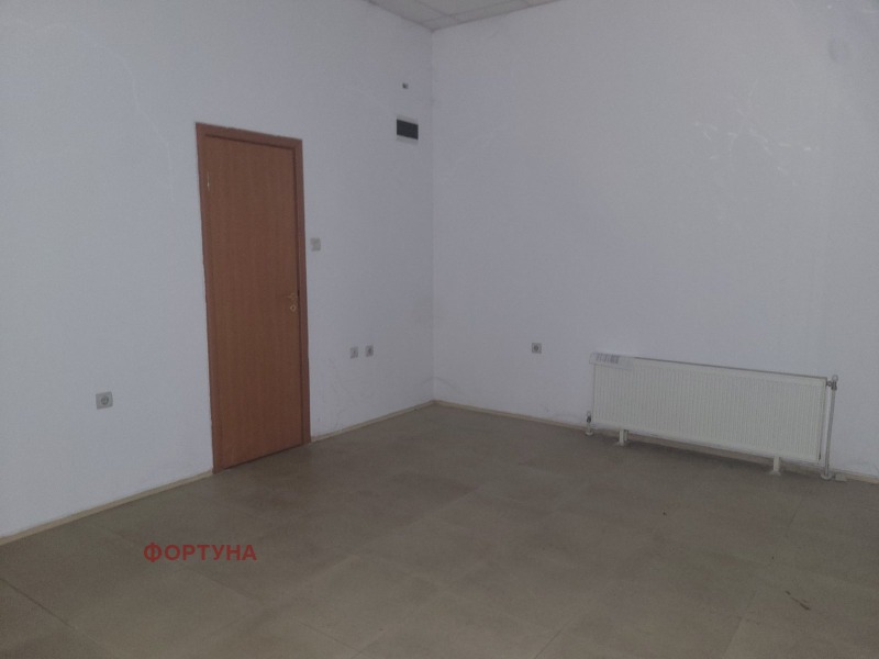 Da affittare  Negozio Ruse , Vazragdane , 30 mq | 52855100